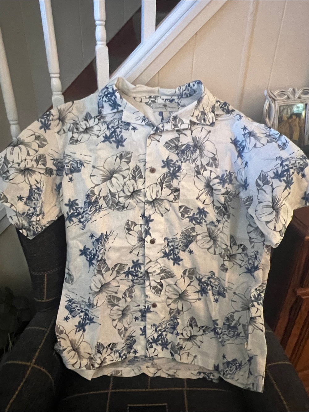 Men's Casual Blue Floral Short-Sleeve Button-Down Shirt